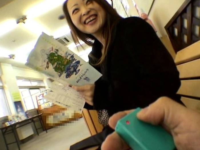 人妻恥悦旅行25の画像