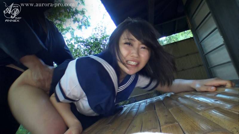 巨乳・変態ノーパンJKと、御籠り濃厚セックス。「私、ドMかも知れない...。」 月本愛の画像