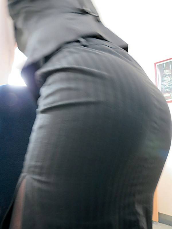 スマホ個人撮影 会社の同僚さとみちゃんの痴態の画像