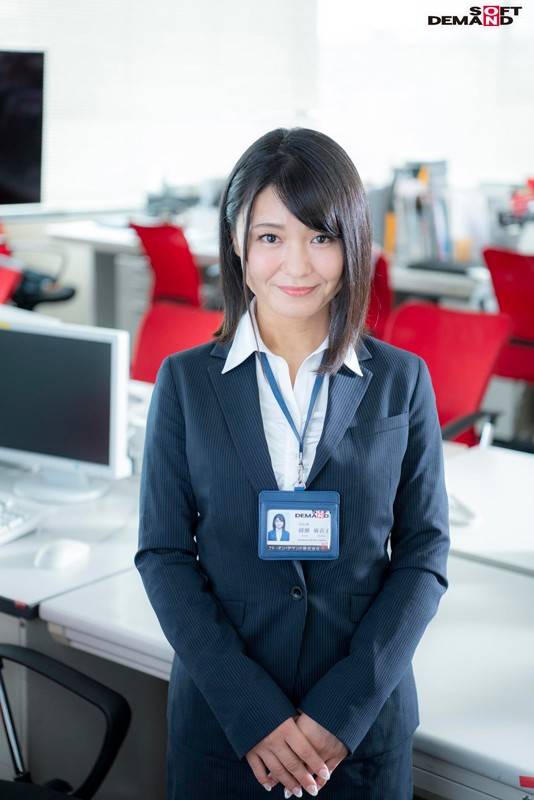 中途入社宣伝部1年目 綾瀬麻衣子 46歳 優し過ぎですよ綾瀬さん！2019年度SOD社員採用面接に来た親と子ぐらい年が離れた童貞大学生を人生初の筆下ろし！の画像