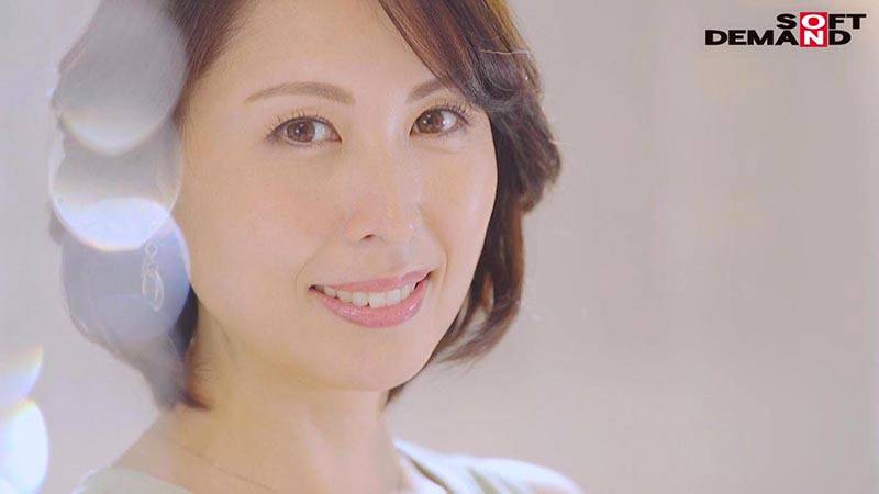 「美」と「聡明さ」を兼ね備えた現役美容家 41歳 佐田茉莉子 AV DEBUTの画像